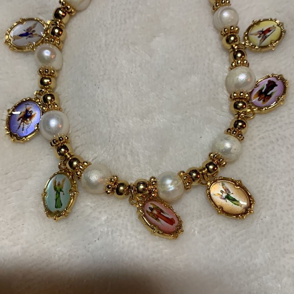 Bracelets - Picture 2 of 6
